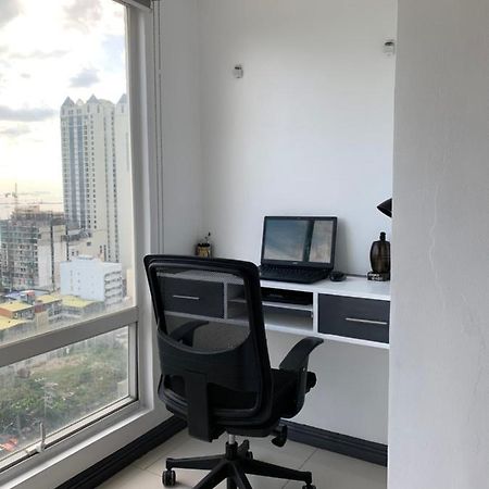 1 Bedroom With Balcony, Fully Furnished Overlooking Manila Bay At Birch Tower, Malate, مانيلا المظهر الخارجي الصورة