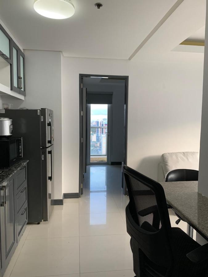 1 Bedroom With Balcony, Fully Furnished Overlooking Manila Bay At Birch Tower, Malate, مانيلا المظهر الخارجي الصورة