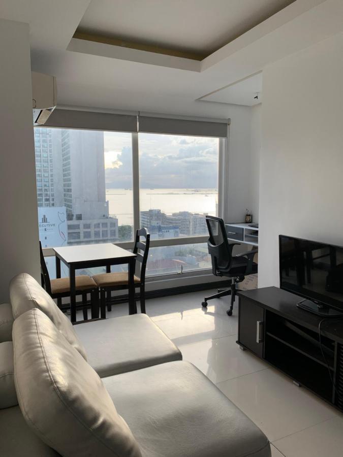 1 Bedroom With Balcony, Fully Furnished Overlooking Manila Bay At Birch Tower, Malate, مانيلا المظهر الخارجي الصورة